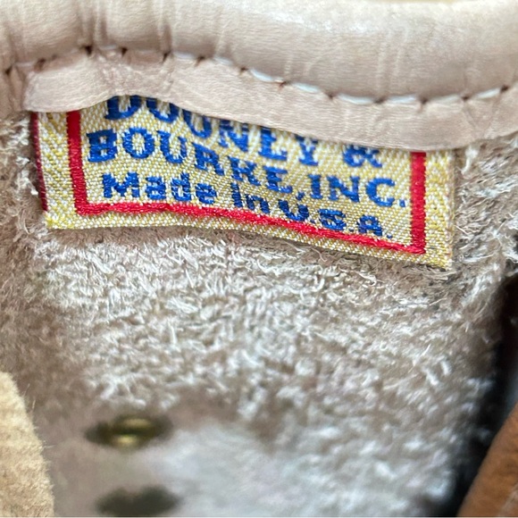 Authentic Dooney & Bourke Large Carrier Crossbody - Picture 16 of 16